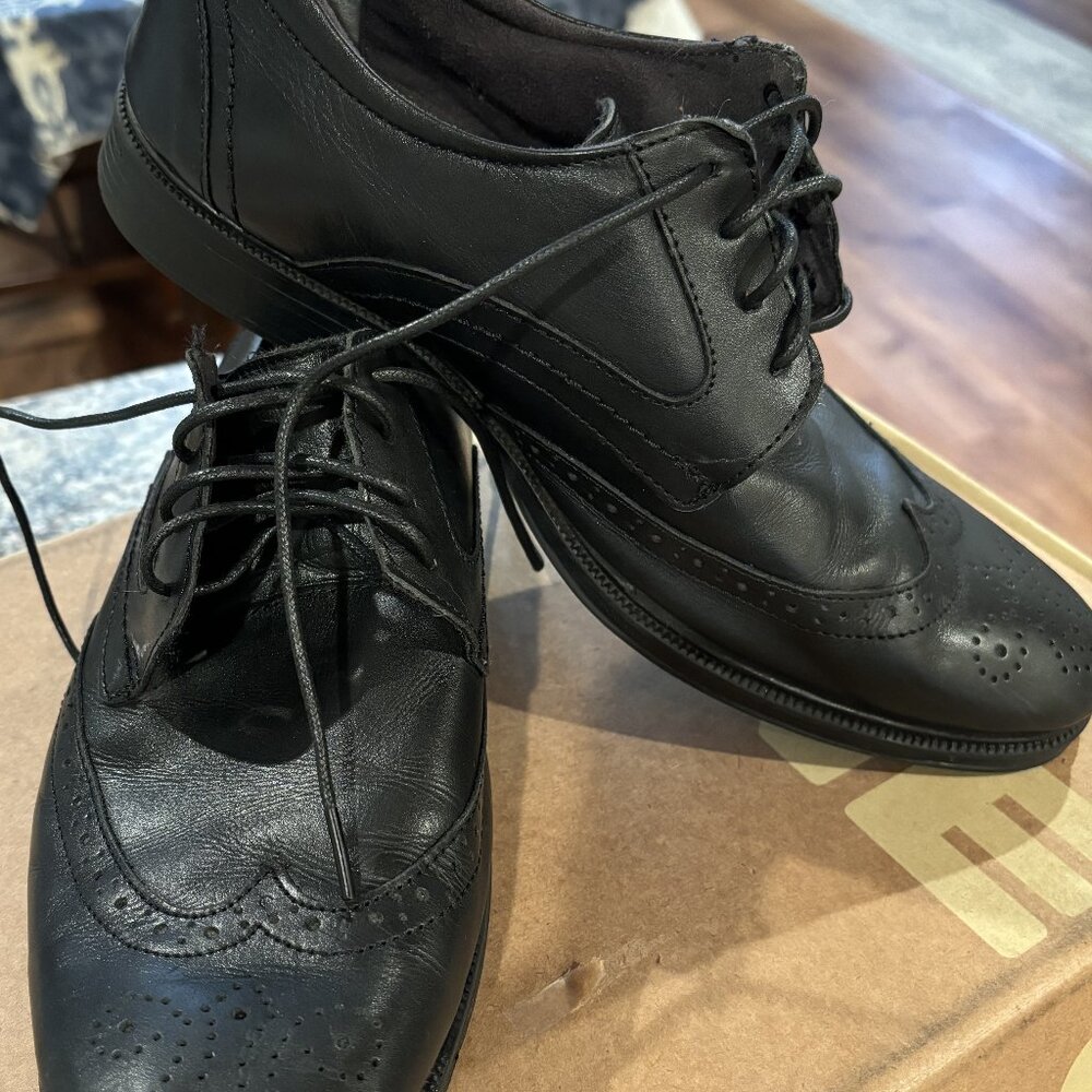 Men's Black Dress Shoes (Wingtips)